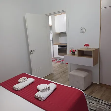 Apartment Brisi *